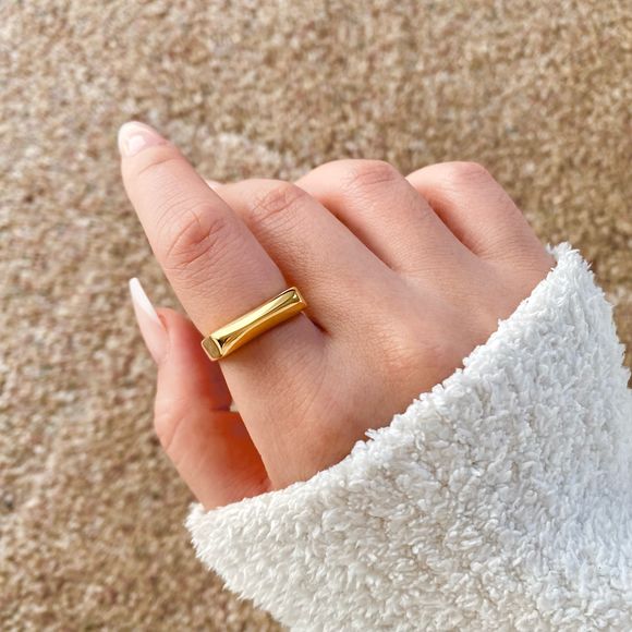 18K Gold Plated Pyramid Contour Bar Band Ring - Picture 6 of 7